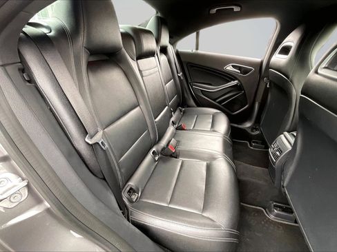 Used 2018 Mercedes-Benz CLA 250 image 27