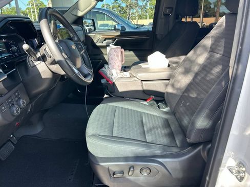 Used 2023 Chevrolet Silverado 1500 LT AWD/4WD image 5