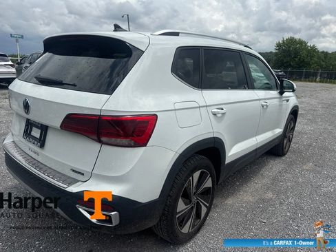 Used 2023 Volkswagen Taos SE w/ Panoramic Sunroof Package AWD/4WD image 5