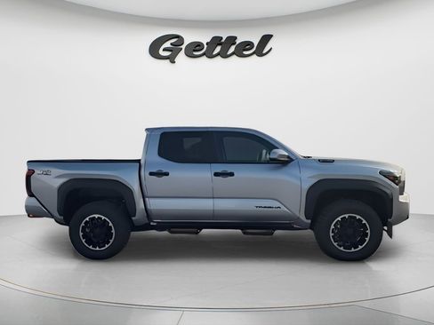 New 2025 Toyota Tacoma TRD Off-Road image 9