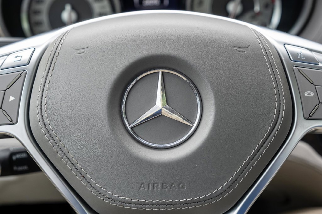 Used 2013 Mercedes-Benz SL 550 w/ Premium Pkg image 22