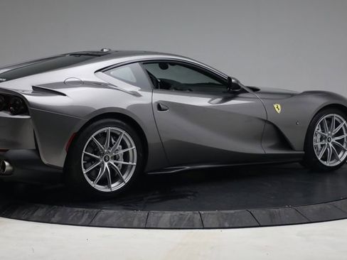 Used 2018 Ferrari 812 Superfast Base image 12