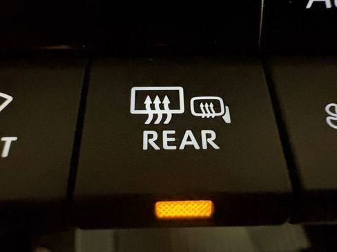 Used 2024 Toyota Prius LE image 12