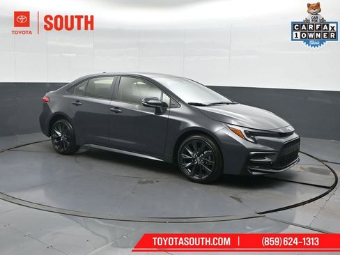 Used 2026 Toyota Corolla SE w/ SE Premium Package image 4