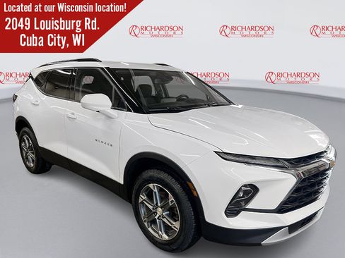 Used 2024 Chevrolet Blazer LT w/ Convenience Package AWD/4WD image 3