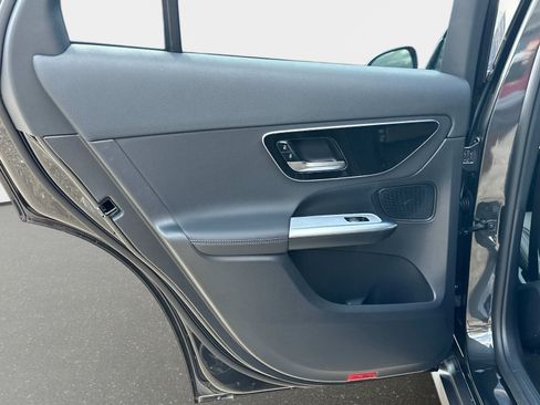 Used 2026 Mercedes-Benz GLC 350e 4MATIC image 11