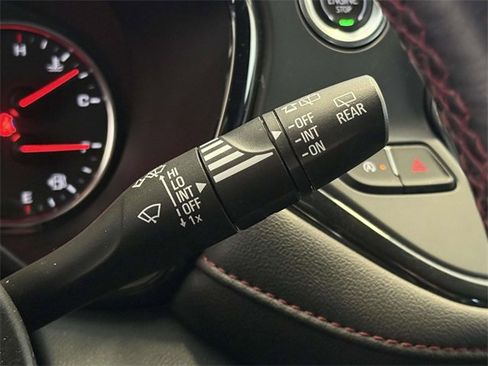 Used 2021 Chevrolet Blazer RS w/ Enhanced Convenience Package image 30