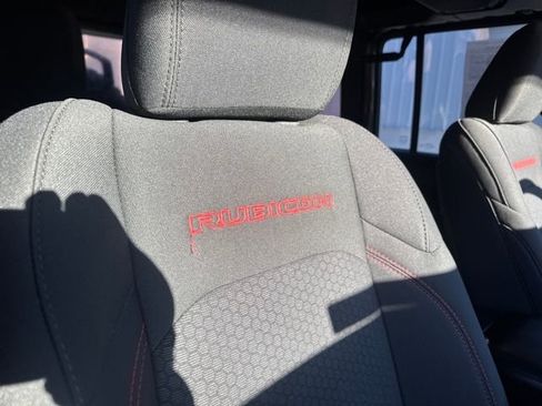 Used 2018 Jeep Wrangler Sahara w/ Connectivity Group image 36