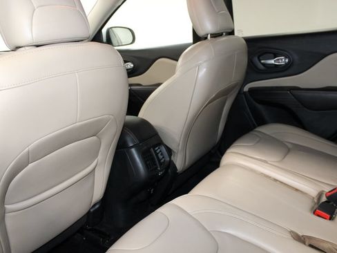 Used 2016 Jeep Cherokee Limited AWD/4WD image 19
