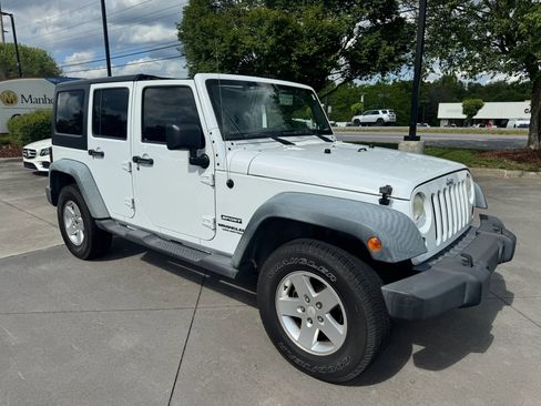 Used 2011 Jeep Wrangler Unlimited Sport AWD/4WD image 5