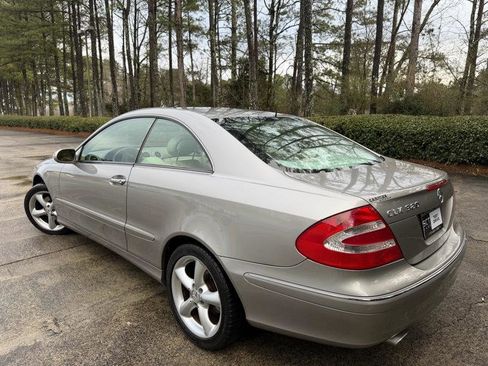 Used 2005 Mercedes-Benz CLK 320 Coupe image 4