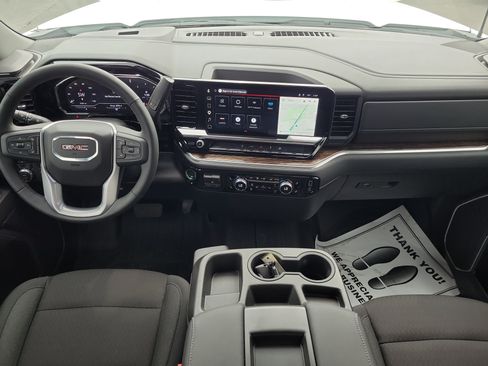 Used 2025 GMC Sierra 2500 SLE w/ Preferred Package AWD/4WD image 8
