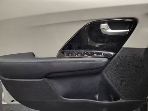 Used 2019 Kia Niro EX FWD image 25