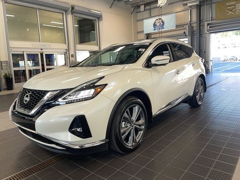 Used 2024 Nissan Murano Platinum w/ Cargo Package image 3