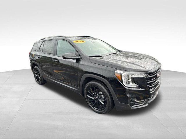 Used 2024 GMC Terrain SLE w/ Driver Convenience Package FWD image 3