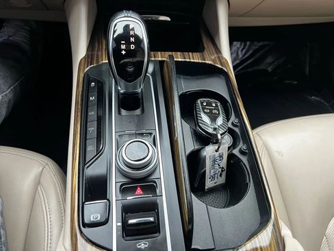 Used 2018 Maserati Levante GranLusso AWD/4WD image 22