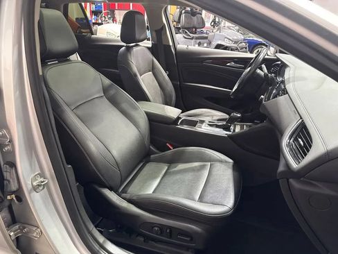 Used 2018 Buick Regal Essence w/ Sights and Sounds Package AWD/4WD image 16