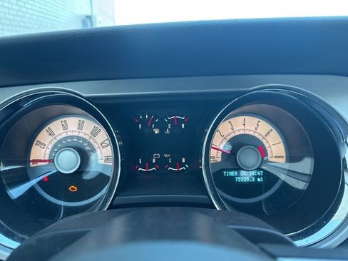 Used 2010 Ford Mustang GT image 4