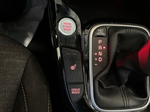 Used 2022 Kia Soul EX image 32