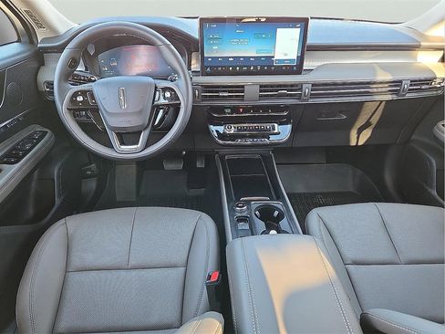 New 2026 Lincoln Corsair Premiere image 9