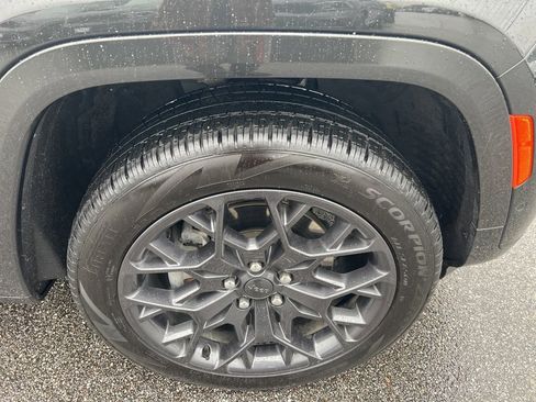 Certified 2023 Jeep Grand Cherokee L Summit image 9