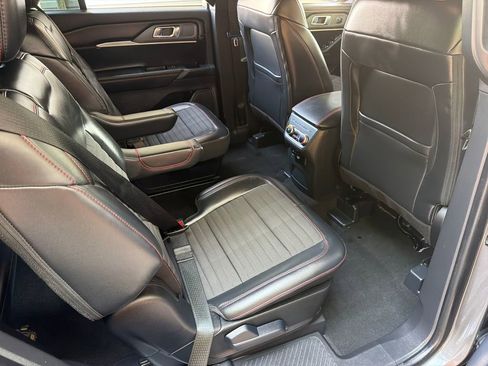 Used 2025 Ford Explorer ST-Line w/ Premium Package RWD image 32