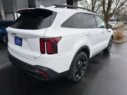 Used 2025 Kia Sorento SX AWD/4WD image 4