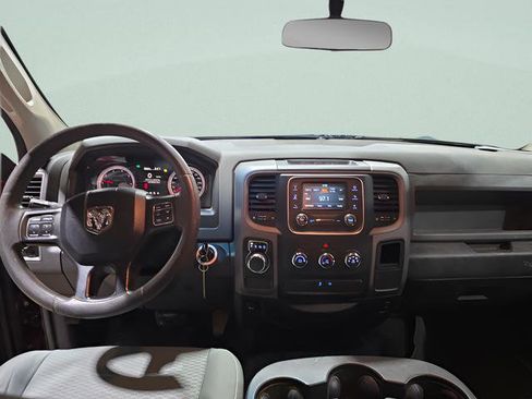 Used 2019 RAM 1500 Express RWD image 10