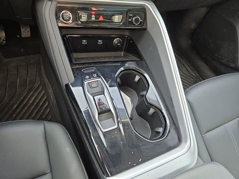 Used 2025 Audi Q5 Premium w/ Convenience Package AWD/4WD image 22
