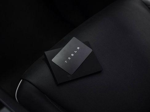 Used 2025 Tesla Cybertruck AWD Crew Cab image 63