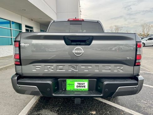 Used 2024 Nissan Frontier SL w/ Technology Package image 7