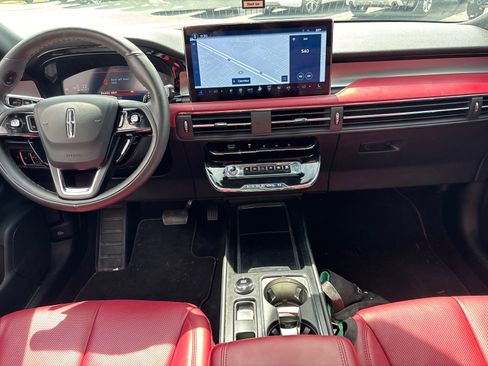 Certified 2025 Lincoln Corsair Reserve AWD/4WD image 29