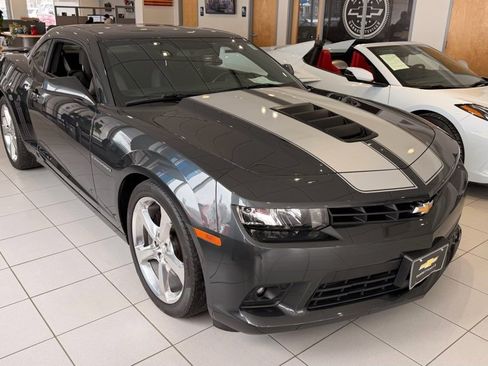 Used 2015 Chevrolet Camaro SS w/ Silver Rally Stripe Package image 2