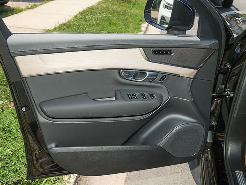 New 2025 Volvo XC90 B6 Plus w/ Protection Package image 10