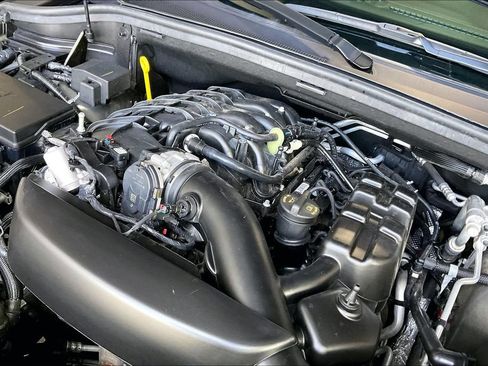 Used 2025 Dodge Durango GT RWD image 29