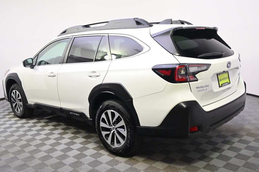 Certified 2024 Subaru Outback Premium AWD/4WD image 3