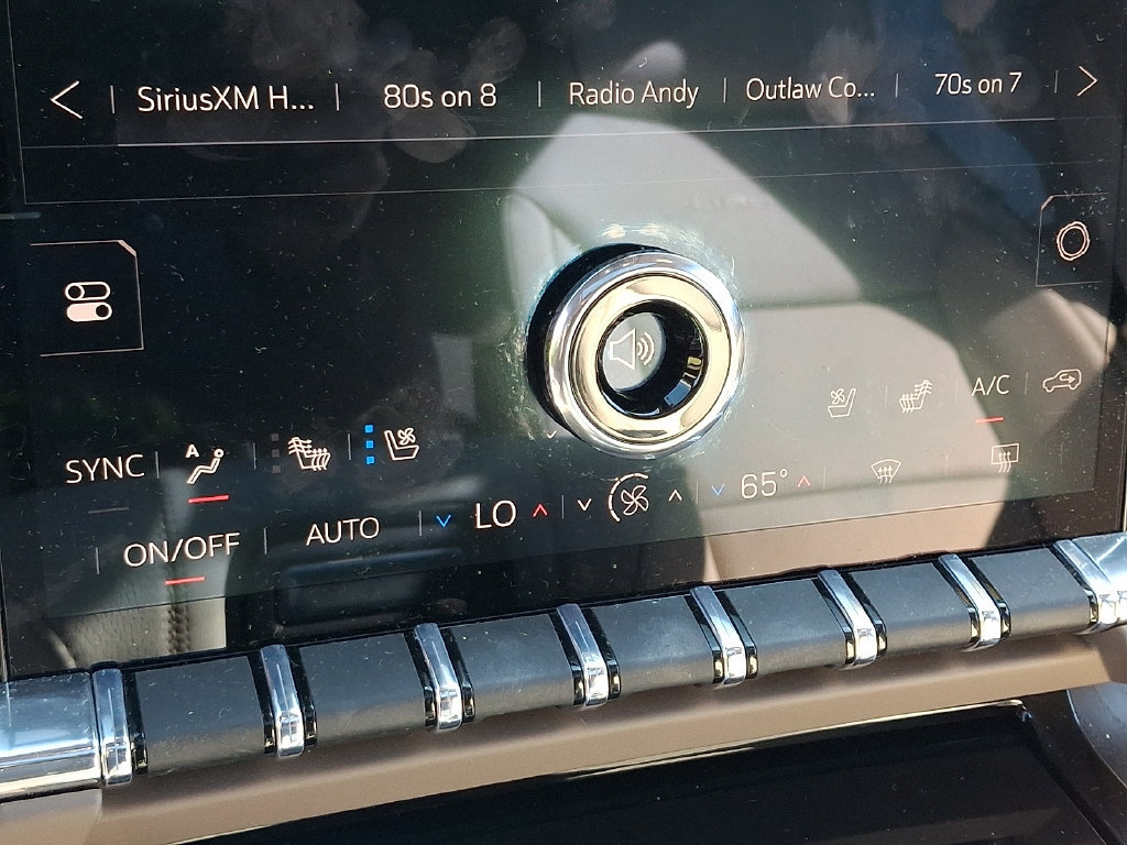 Used 2026 GMC Yukon Denali w/ Sun & Power Step Package AWD/4WD image 16