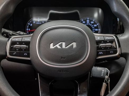 Certified 2023 Kia Sorento LX AWD/4WD image 12