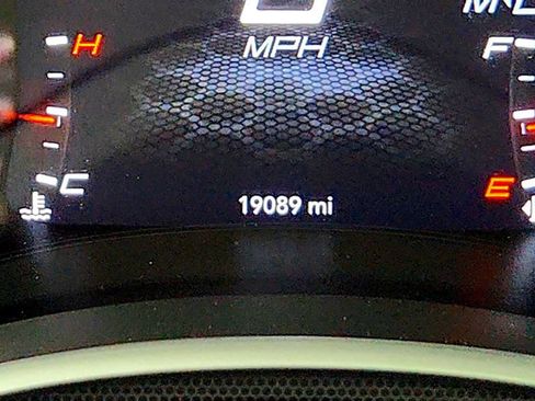 Used 2017 Dodge Charger R/T Scat Pack w/ Beats Audio Group RWD image 16