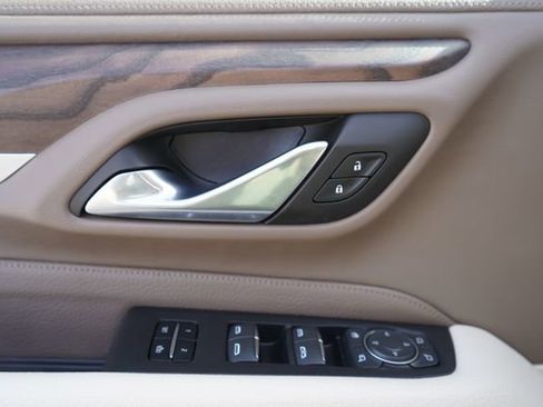 Used 2023 GMC Yukon Denali w/ Advanced Technology Package AWD/4WD image 10