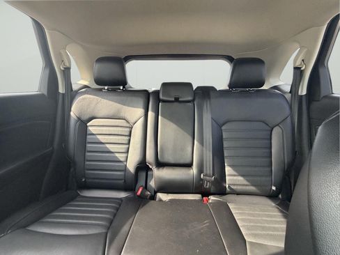 Used 2018 Ford Edge SEL w/ Equipment Group 201A AWD/4WD image 33