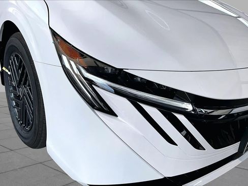 Used 2026 Nissan Sentra SV w/ SV Convenience Package FWD image 18