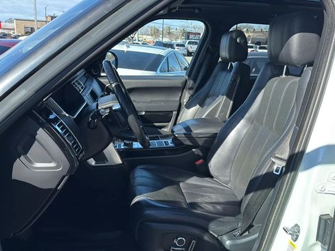 Used 2017 Land Rover Range Rover HSE image 2
