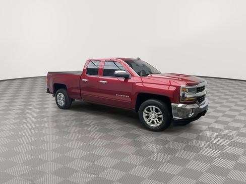 Used 2018 Chevrolet Silverado 1500 LT w/ All Star Edition image 41