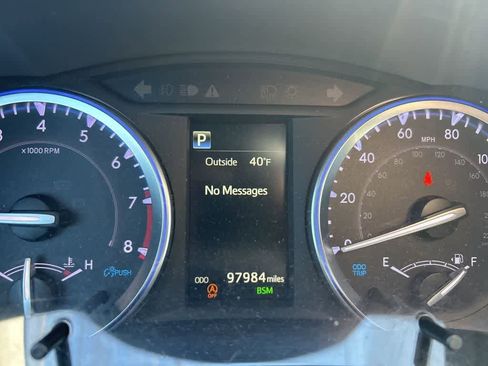 Used 2019 Toyota Highlander XLE w/ Protection Package #3 image 18