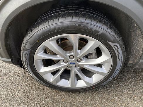 Certified 2021 Ford Explorer Platinum w/ Equipment Group 601A image 14