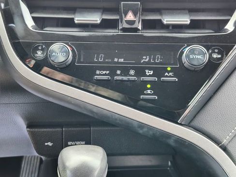 Used 2023 Toyota Camry SE w/ Blackout Package (TMS) FWD image 30