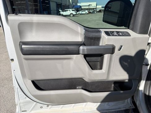 Used 2017 Ford F150 XLT RWD image 9