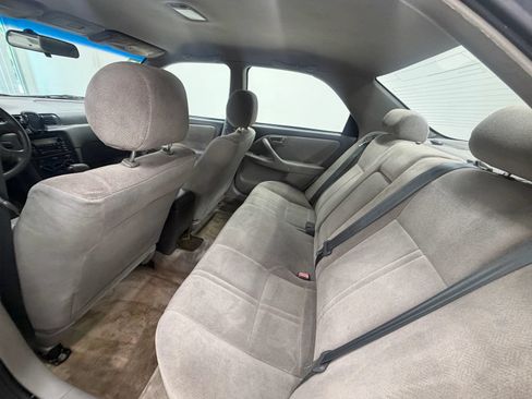 Used 2000 Toyota Camry CE w/ Value Pkg 1 FWD image 16