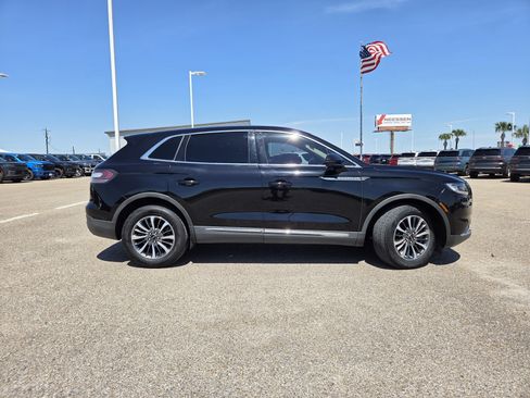 Used 2022 Lincoln Nautilus Reserve image 8